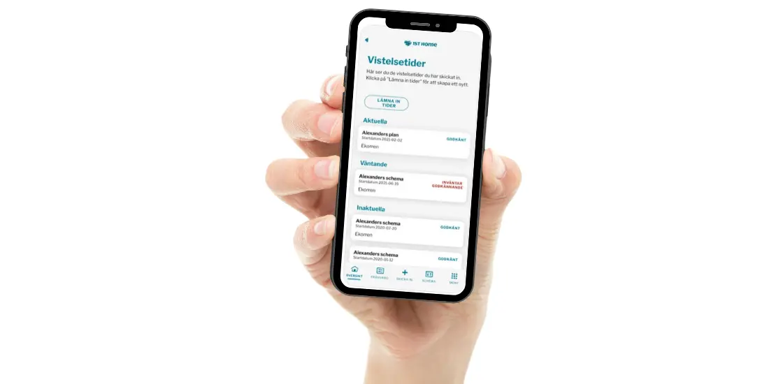 hand håller upp smartphone med appen IST home öppen
