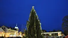 Julgranen på torget i Svenljunga tätort.